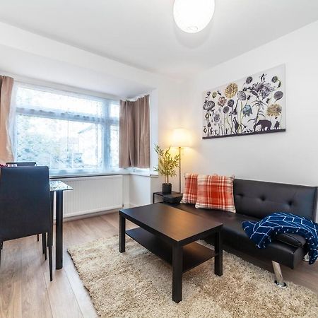 Autonomous 2 Bdr Apartment With Garden And Parking エンフィールド エクステリア 写真