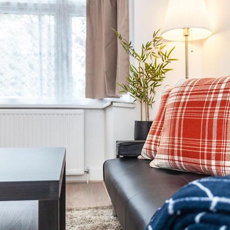 Autonomous 2 Bdr Apartment With Garden And Parking エンフィールド エクステリア 写真