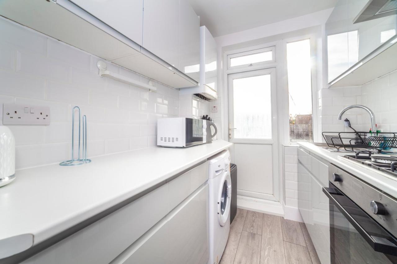 Autonomous 2 Bdr Apartment With Garden And Parking エンフィールド エクステリア 写真