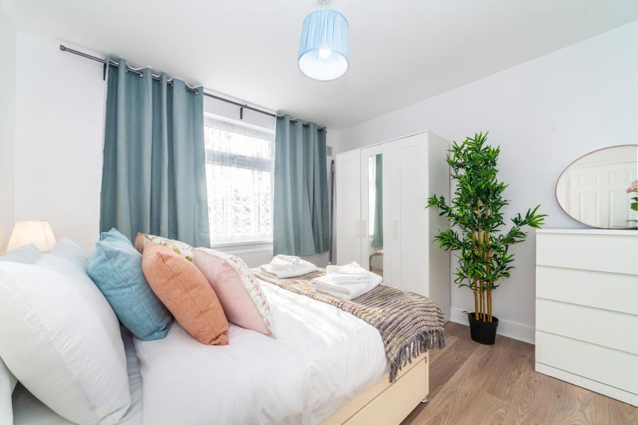 Autonomous 2 Bdr Apartment With Garden And Parking エンフィールド エクステリア 写真