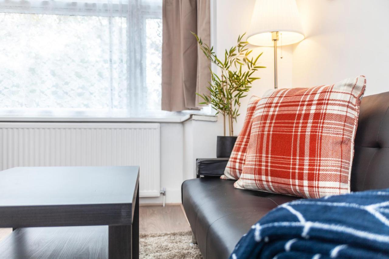 Autonomous 2 Bdr Apartment With Garden And Parking エンフィールド エクステリア 写真